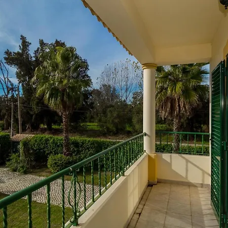 Penina 4 Bed فيلة