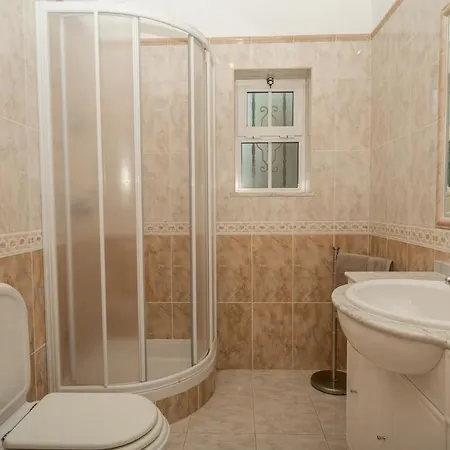 Penina 4 Bed فيلة *