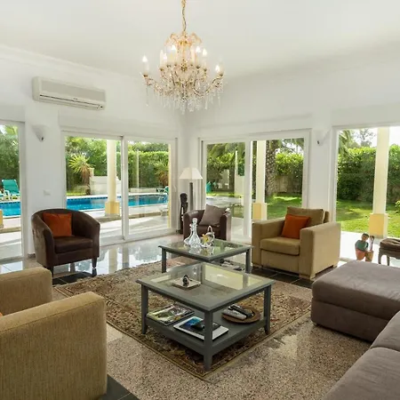 Vila Penina 4 Bed Portimão